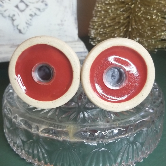 Santa Gnome Salt & Pepper Shakers - Picture 4 of 4